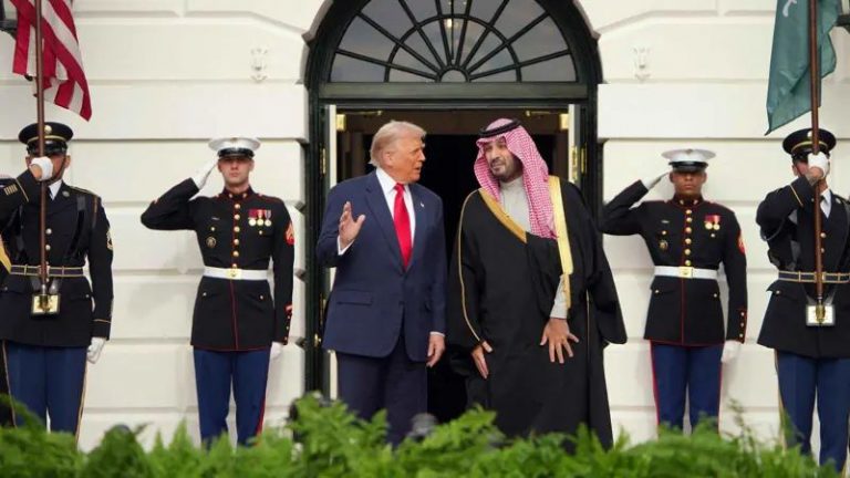 الرئيس الأمريكي دونالد ترامب يستقبل ولي العهد السعودي محمد بن سلمان في البيت الأبيض