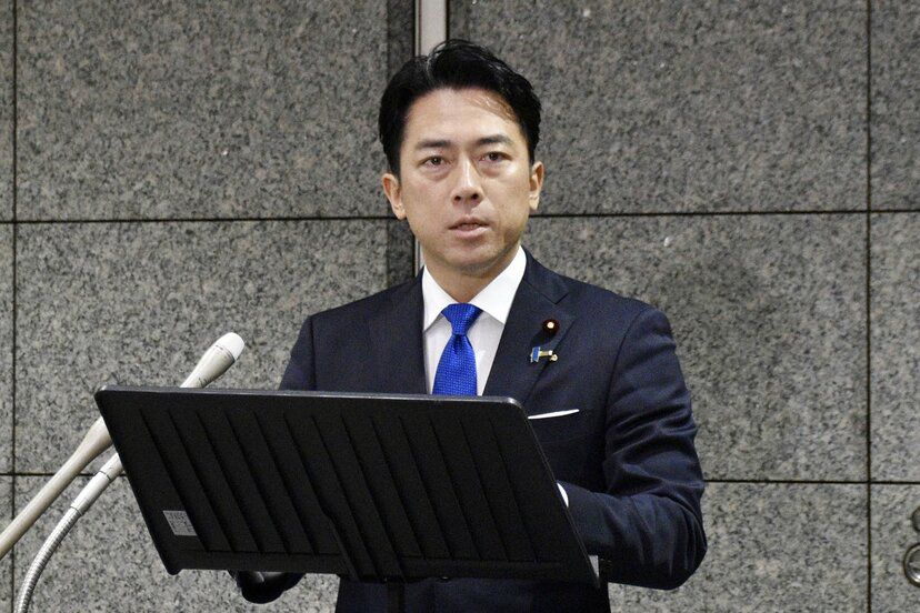 حادثة القفل الراداري اليابان الصين: مقاتلة يابانية F-15 تحلق بجوار مقاتلة صينية J-15 في المحيط الهادئ