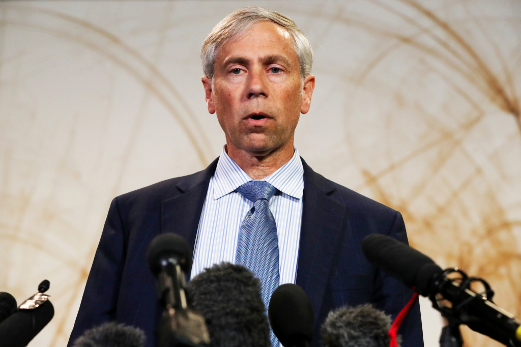 محامي مادرو