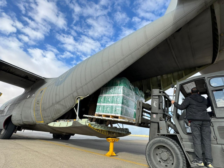 طائرة الإغاثية السعودية