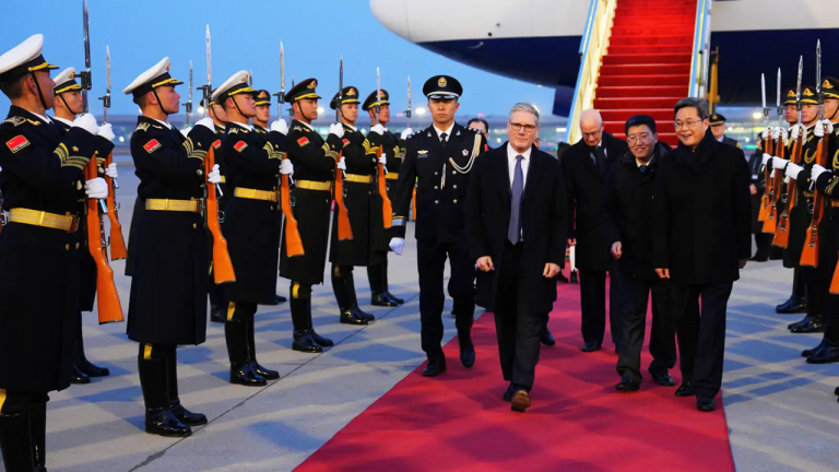 رئيس وزراء بريطانيا يزور الصين