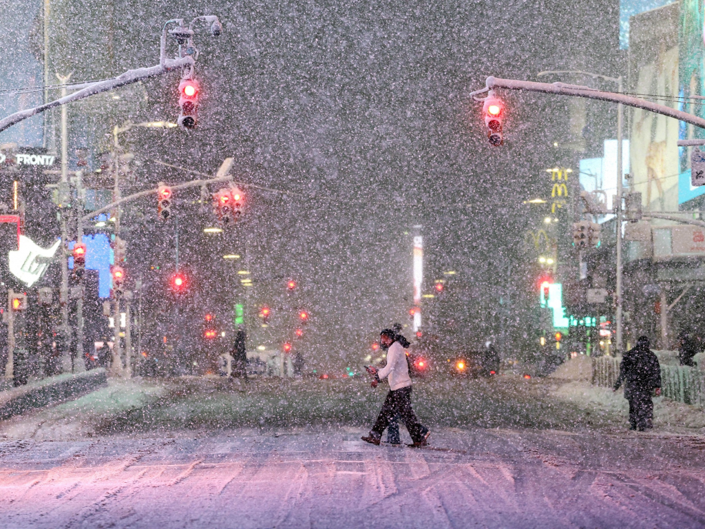 عاصفة ثلجية